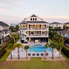 Life Is Grand: Luxury Escape with Pool & Hot Tub