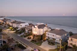 Grey Goose: Oceanfront Escape, Backyard Oasis + Prime Location - Image 3