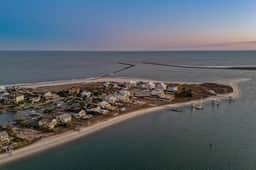 Alpha At The Point: Oceanfront, Private Pool & Hot Tub, Breathtaking Views - Image 3