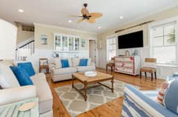 The Pressian: Oceanfront, Pool & Hot Tub - Image 3