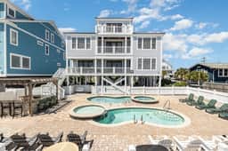 Footprints On The Sand: Private Beach, Pools & Tiki Bar - Image 5