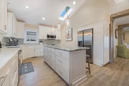Seaclusion: Oceanfront Luxury in Murrells Inlet - Image 5