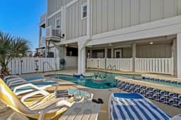 Seaclusion: Oceanfront Luxury in Murrells Inlet - Image 3
