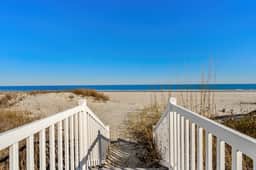 Seaclusion: Oceanfront Luxury in Murrells Inlet - Image 2