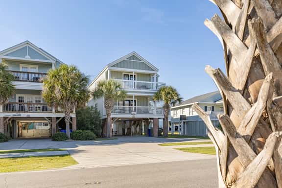 Azalea Shores: Private Pool & Steps to Beach - Image 1