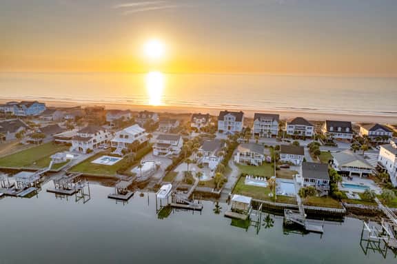 Palmettos & Sunshine: Oceanfront w/ Pool, Hot Tub, & Stunning Views - Image 2