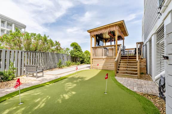 The Pinnacle: Oceanfront | Hot Tub | Game Room | Tiki Bar - Image 3