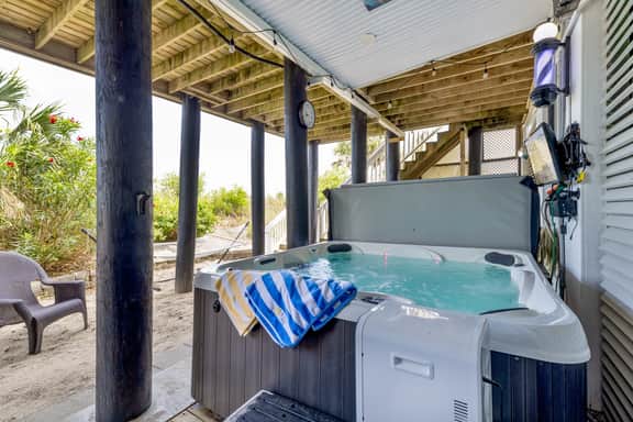 The Pinnacle: Oceanfront | Hot Tub | Game Room | Tiki Bar - Image 4