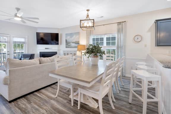 Azalea Shores: Private Pool & Steps to Beach - Image 4